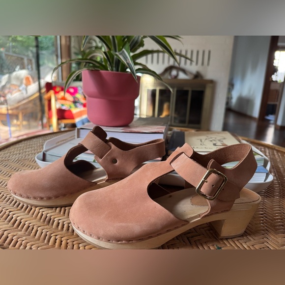 Bryr Tstrap Mary Jane Clog Low Heel Clay Colored Tan size 38/8 - Picture 1 of 10